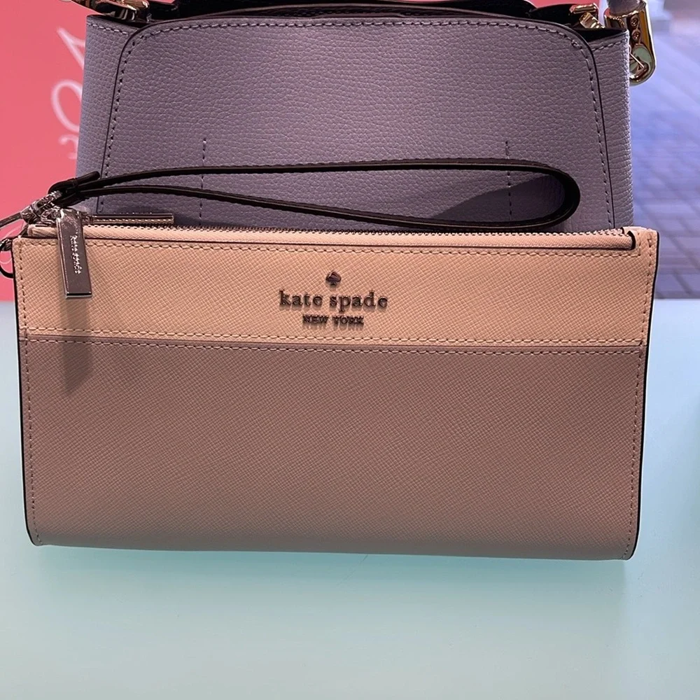 Kate Spade Madison Double Zip Wristlet Wallet Phone Holder 
Platinum Grey
NWT - Picture 11 of 16
